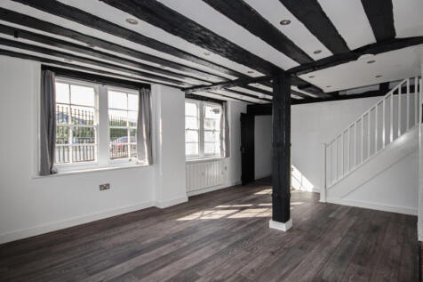 Newly refurbished 2 bed terraced house