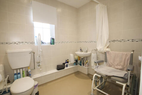 En-suite Shower