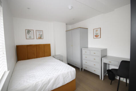 1 Room to rent High Street, Sittingbourne ME10, A