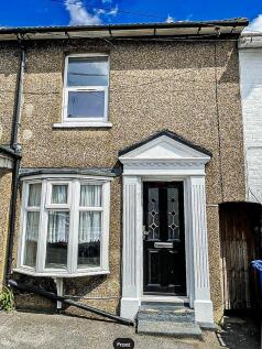 Charming 2-Bed Terraced House with Private Garden