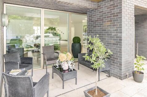 Exterior Lobby/Canal