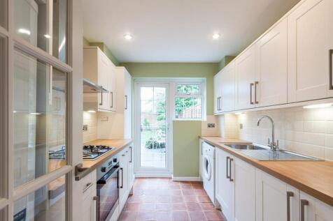 24%20Lancaster%20Place%20TW1-3-2-X2[1].jpg