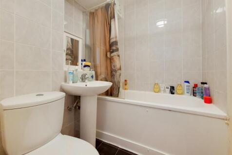5_Bathroom-1.jpg