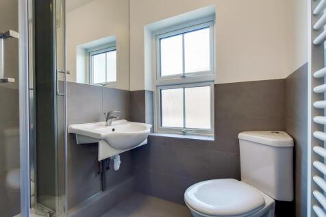 7_Bathroom-0.jpg