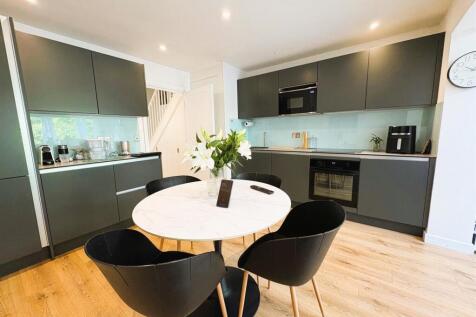Kitchen 1.jpg