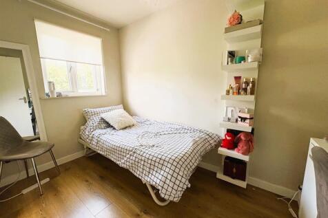 Bed 2(2).jpg
