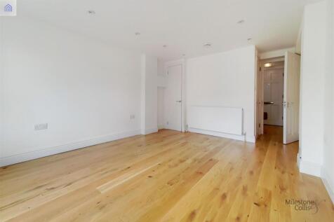 2_Main Bedroom-0.jpg
