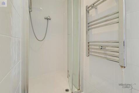 3_Shower Room-0.jpg