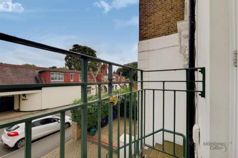 7_Balcony-1.jpg