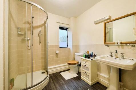 Shower Room.jpg