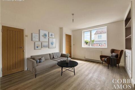 3 Living Room.jpg