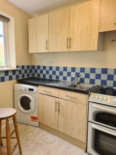 Kitchen Shot b - 51 Cherry Hinton Road.jpg