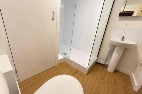 Bathroom 2.jpg