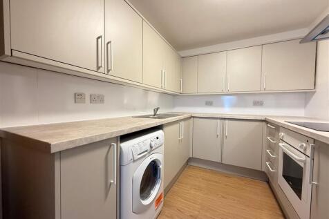 Kitchen 2.jpg