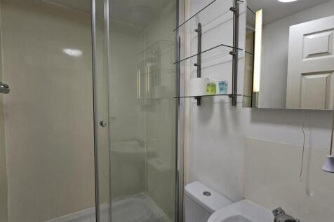 Flat 4 Bathroom