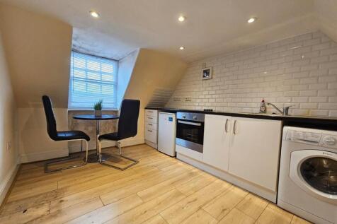 Kitchen 1.jpg