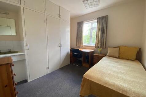 Bedroom 5.jpg