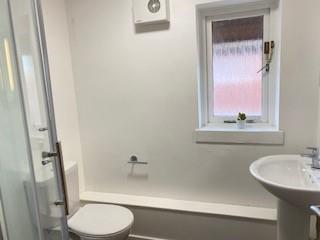 Fl10 Shower Room.jpg