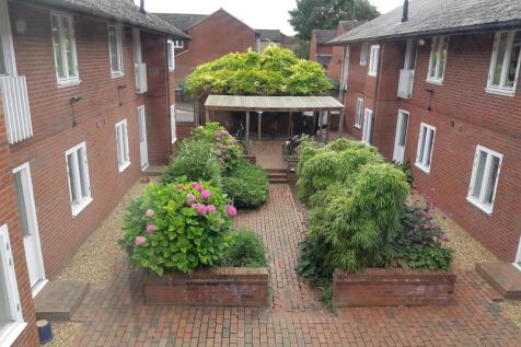 Flat 4, Room 3 view onto Communal Garden.jpg