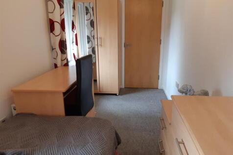 Flat 4, Room 4 (3).jpg