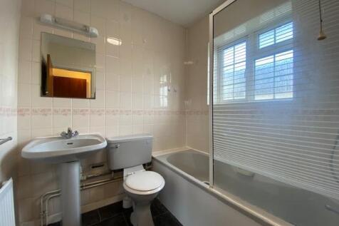 Bathroom.jpg