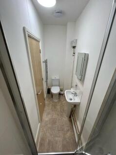 Ensuite 2.jpg