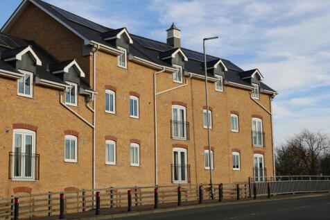 Exterior 5 Riverside Court.jpg