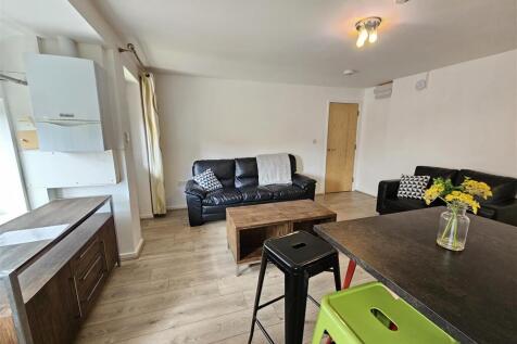 Flat 5 Living Area Shot B.jpg