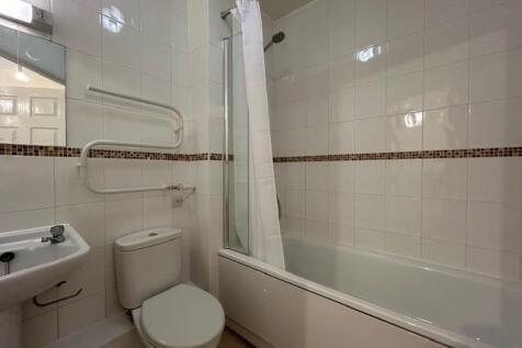 Bathroom.jpg