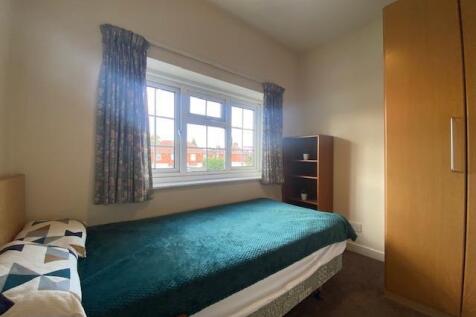 Bedroom 1..jpg