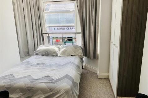 Bedroom 5.jpg