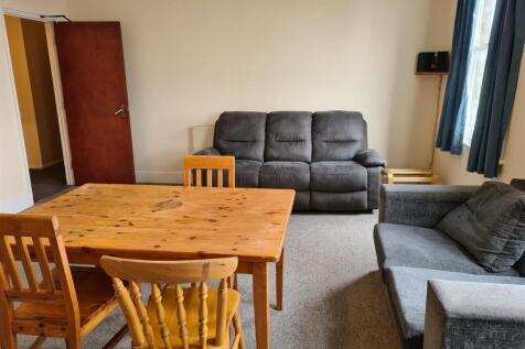 Living Room - 58b Mill Road.jpg