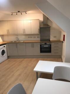 Kitchen a.jpg