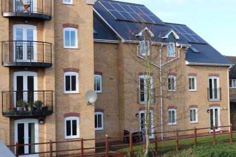Exterior 7 Riverside Court.jpg