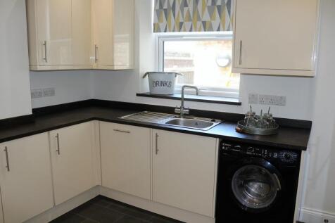 Kitchen dressed 2.JPG