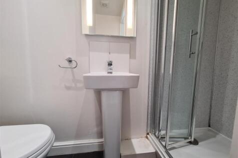 Bathroom - 113 Victoria Road.jpg