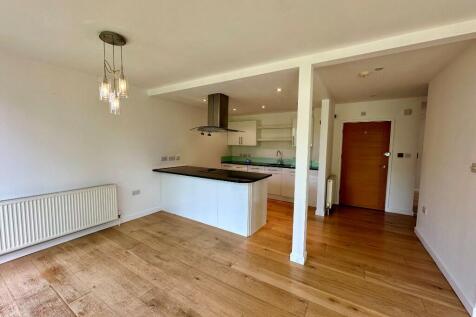 LIVING/KITCHEN/DINER