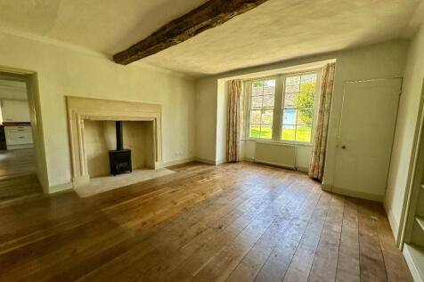 REAR SITTING ROOM