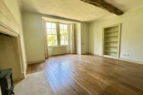 REAR SITTING ROOM