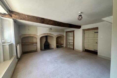 FRONT SITTING ROOM