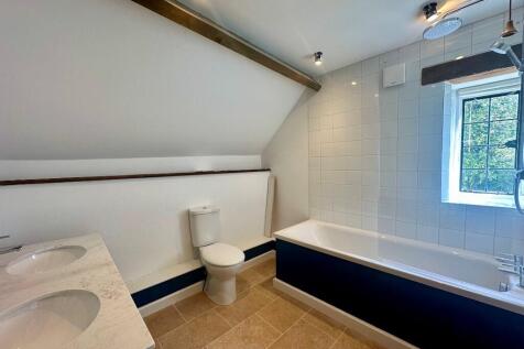 MASTER ENSUITE