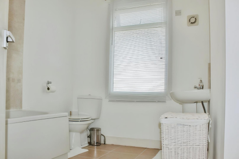 bbe3842b-gert 20bathroom.png