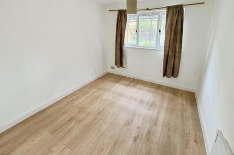 pbox-bedroom-329556.jpg