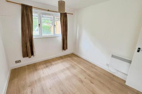 pbox-bedroom-329556.jpg