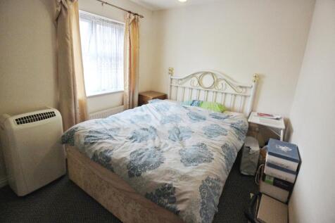 pbox-bedroom-341820.JPG