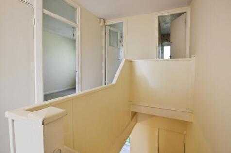 pbox-bedroom-345619.JPG