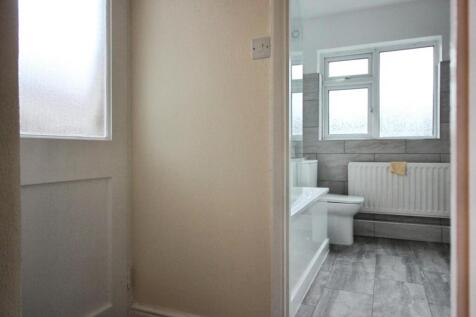 0b1527cd-lobby 20to 20garden.JPG