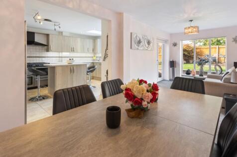 Sitting/Dining
