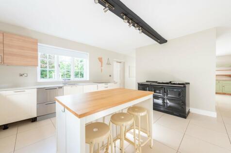 Kitchen/B&#39;fast Room