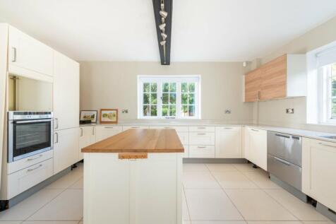 Kitchen/B&#39;fast Room